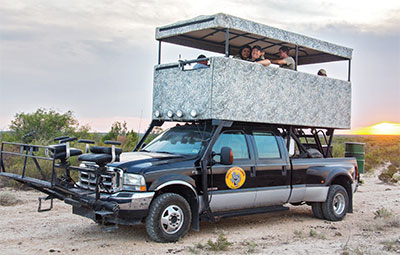 Dually pickup truck