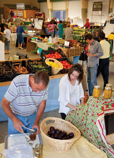 Bob Stoltzfus at the Mississippi Central Market