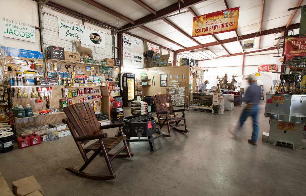 Feed store in Melvin