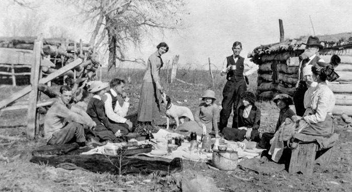 The Todd family enjoys a Sunday afternoon picnic at their ranch near Canadian, Texas, ca. 1917.